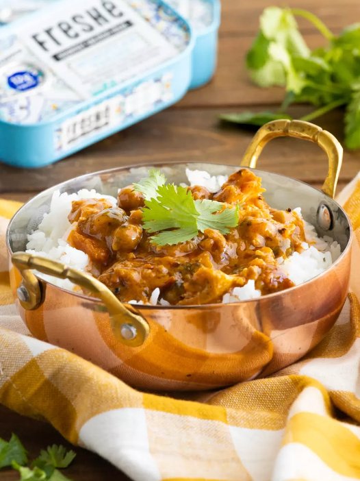 Freshé gourmet salmon curry bowl